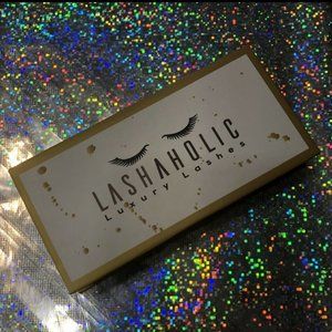 Lashaholic Luxury Lashes